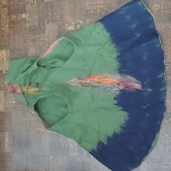 Handmade felted vest, art piece - Picture 5 of 5